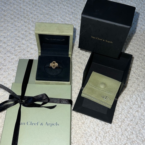 *sold*Van Cleef & Arpels Vintage Alhambra Ring 18K Yellow Gold - Picture 1 of 9